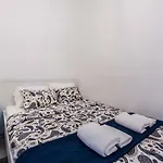 Santos Neighborhood Apartment *