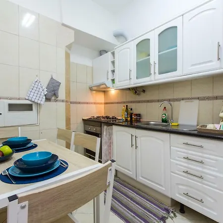 Santos Neighborhood Apartment *